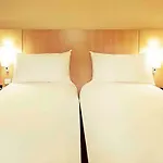 Ibis Centre Hotel Bayona