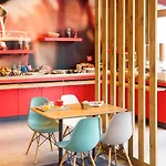 Ibis Centre Hotel 3*