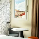 Ibis Centre