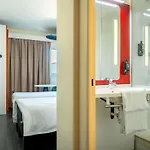 Hotel Ibis Centre 3*
