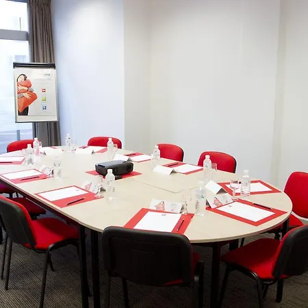 Hotel Ibis Centre 3*