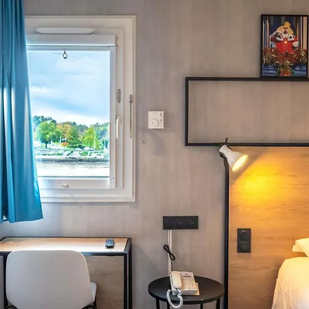 Ibis Centre Hotel 3*