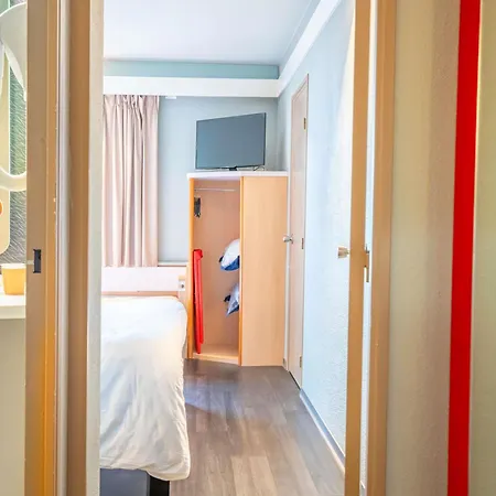 Hotel Ibis Centre 3*