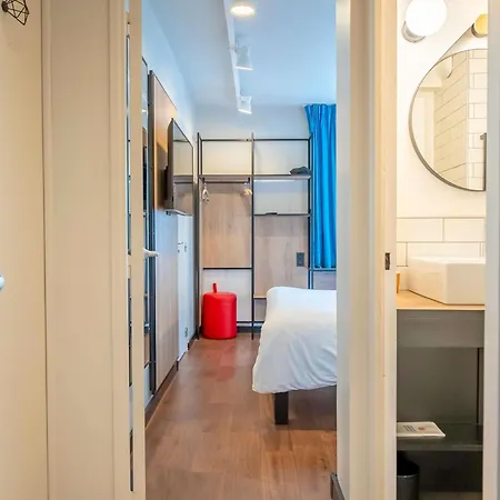 Ibis Centre Hotel 3*