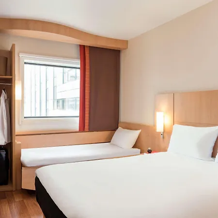 Ibis Centre 3* באיון