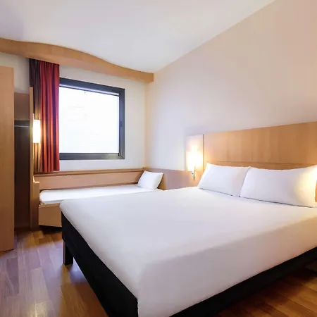 Ibis Centre 3*