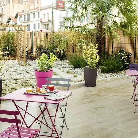 Ibis Centre Hotel 3*