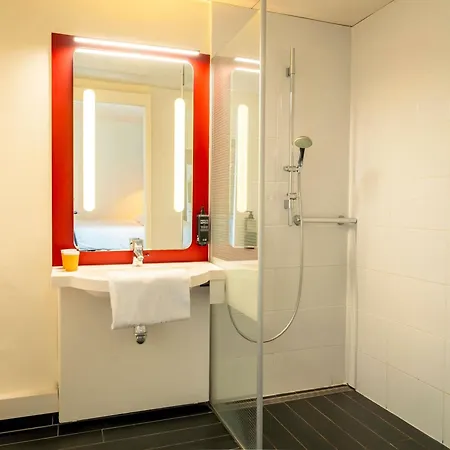 Ibis Centre 3*