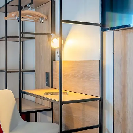 Ibis Centre Hotel 3*