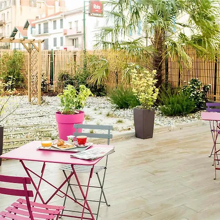 Ibis Centre Hotel 3*