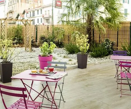 Ibis Centre 3*