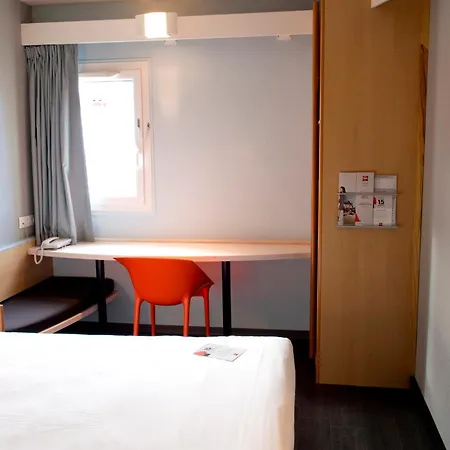 Hotel Ibis Centre 3*