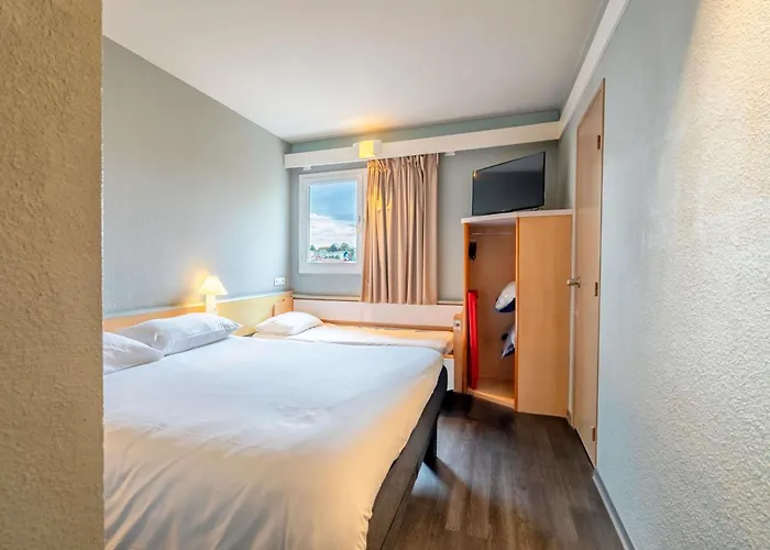 Ibis Centre بايون