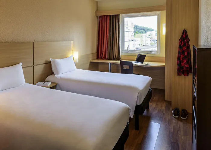 Ibis Centre بايون