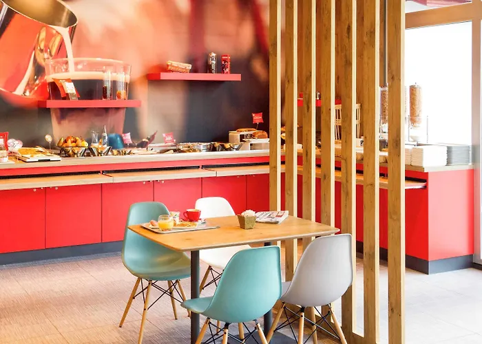 Ibis Centre Hotel 3*